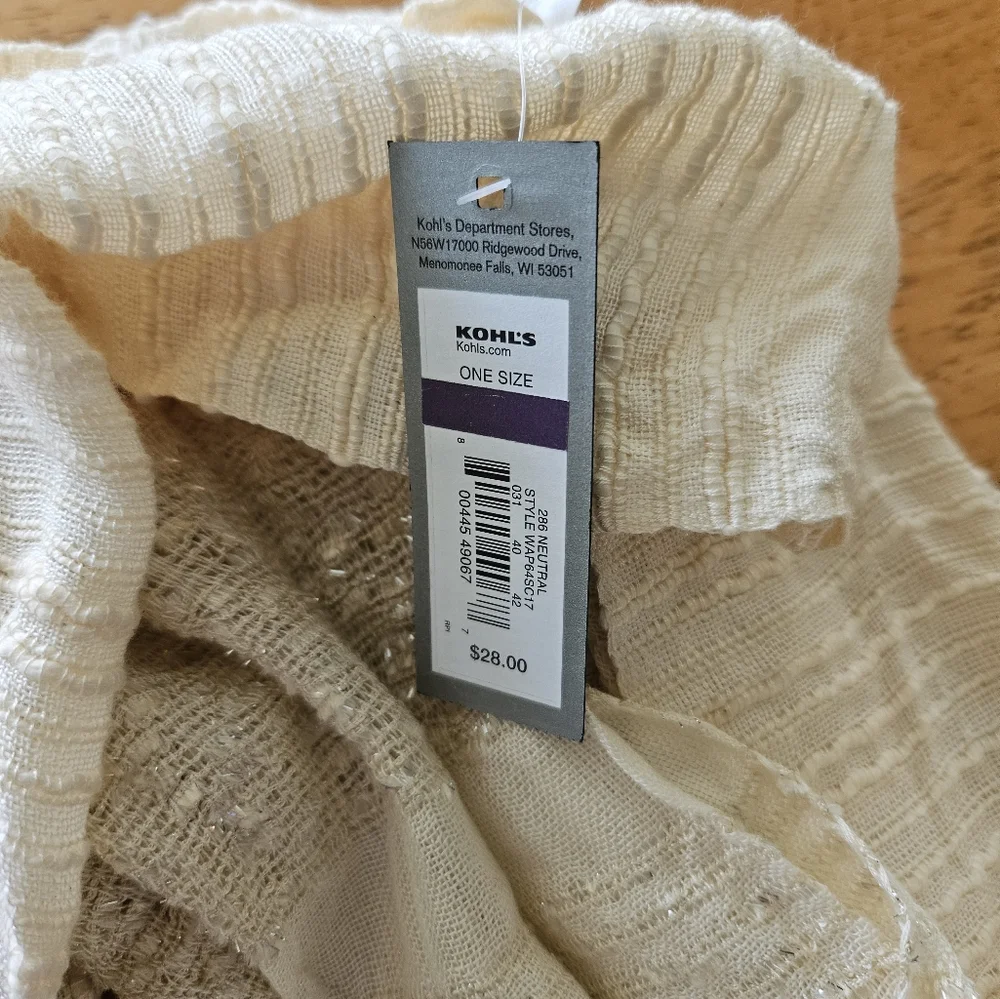 2 APT 9 Infinity Loop Scarves - Picture 10 of 11